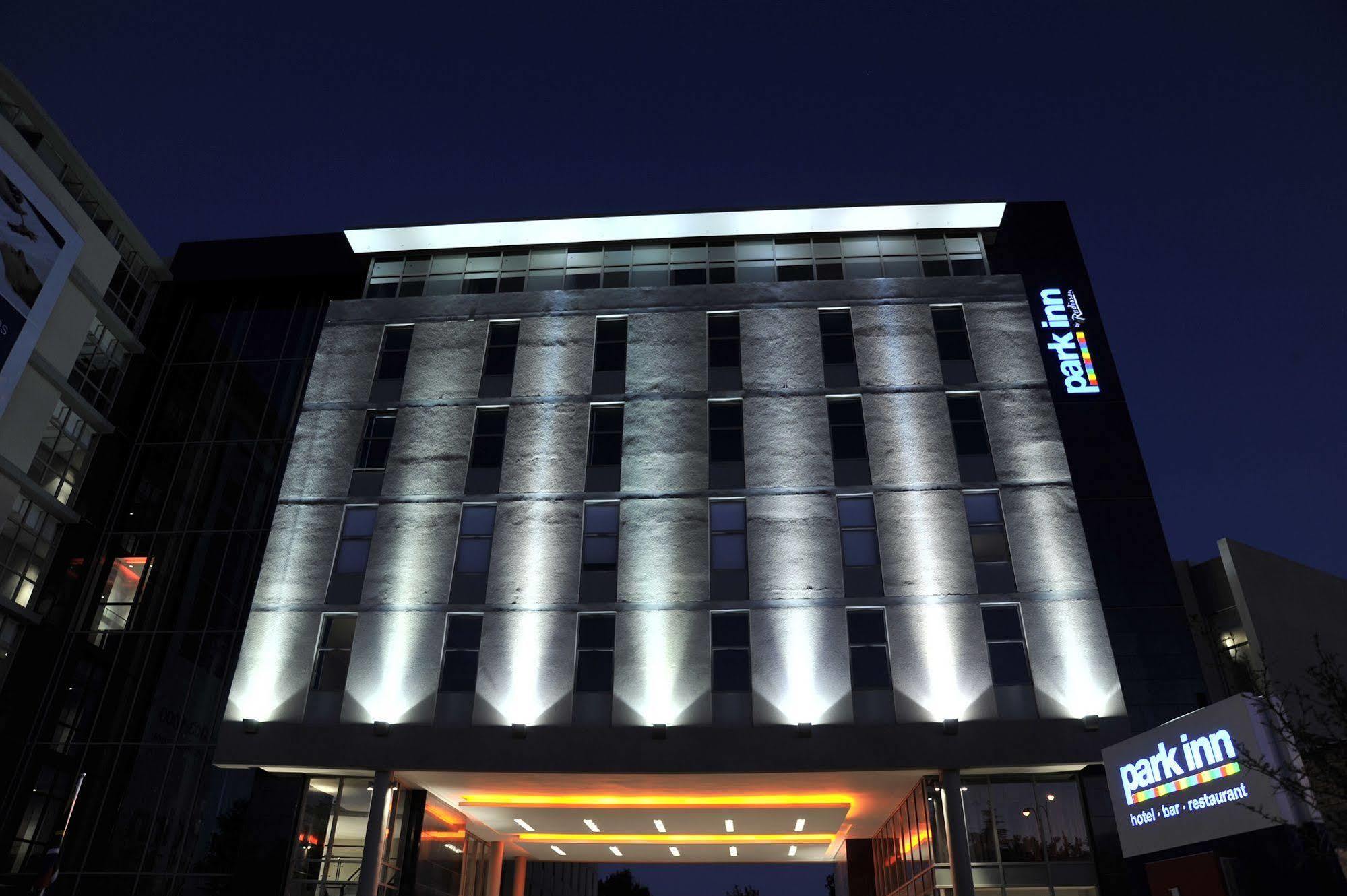 Park Inn Sandton Johannesburg Esterno foto