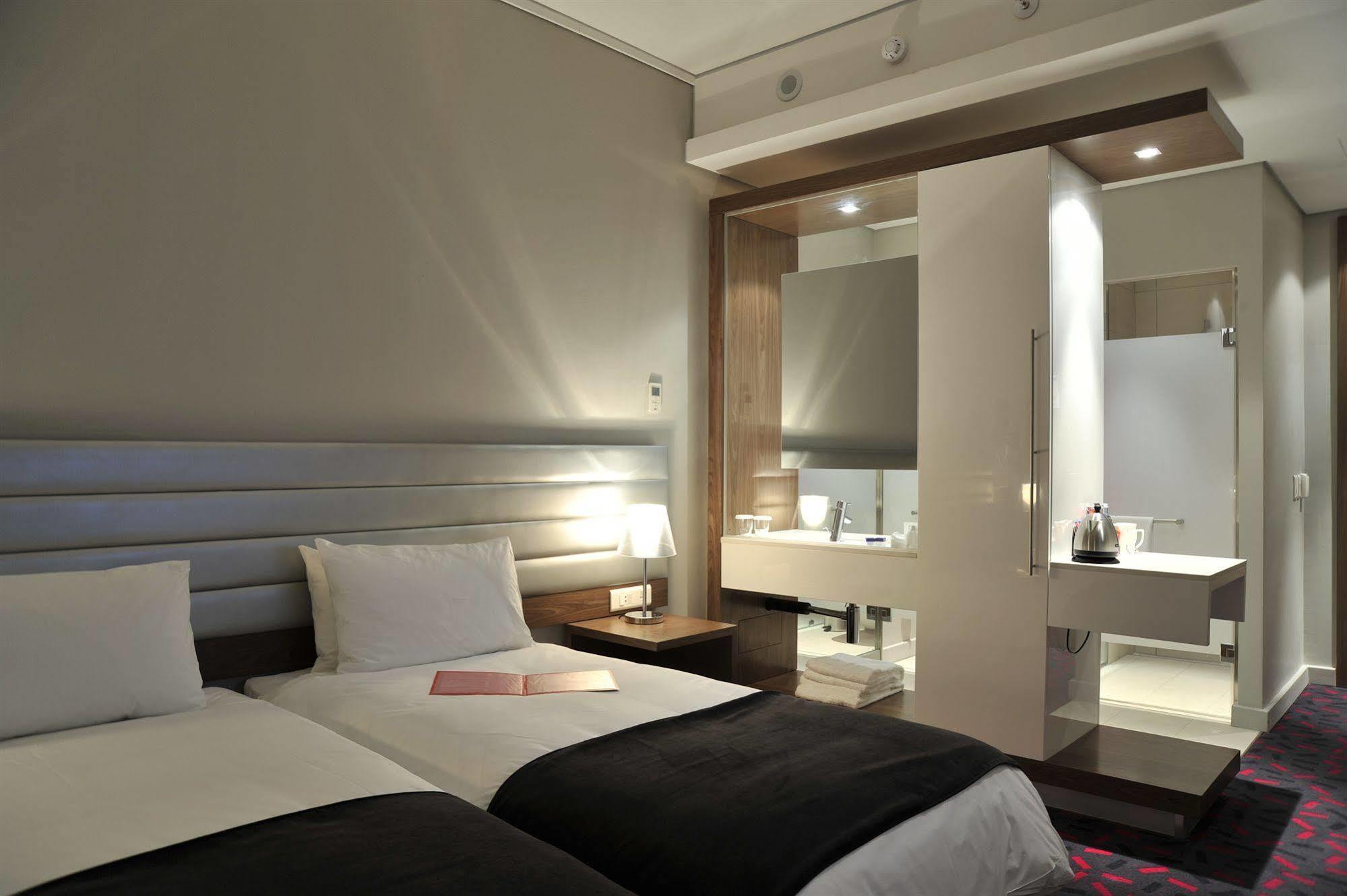 Park Inn Sandton Johannesburg Esterno foto