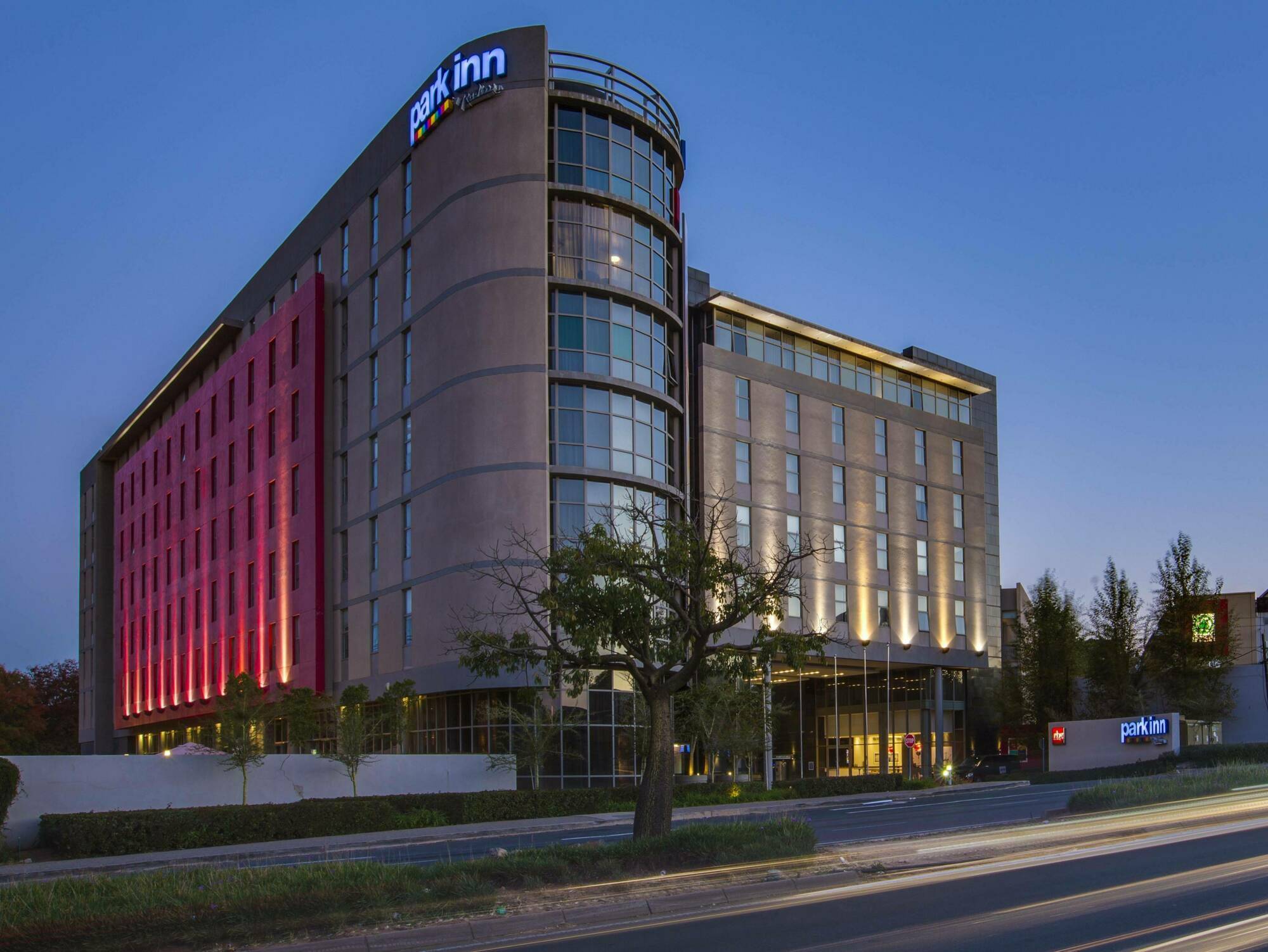 Park Inn Sandton Johannesburg Esterno foto